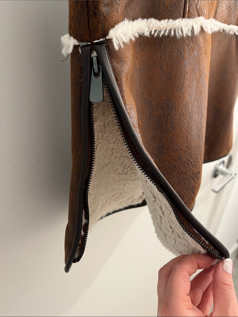 Sleeveless Faux Shearling Vest in Brown/Cream- size Medium - Picture 10 of 11